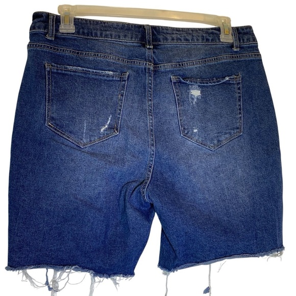 NoBo No Boundaries Women's size 17 Mid rise Denim Blue Distressed Jean Shorts - Picture 5 of 6